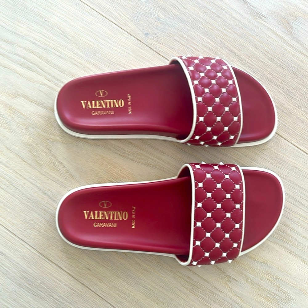 Valentino Slides